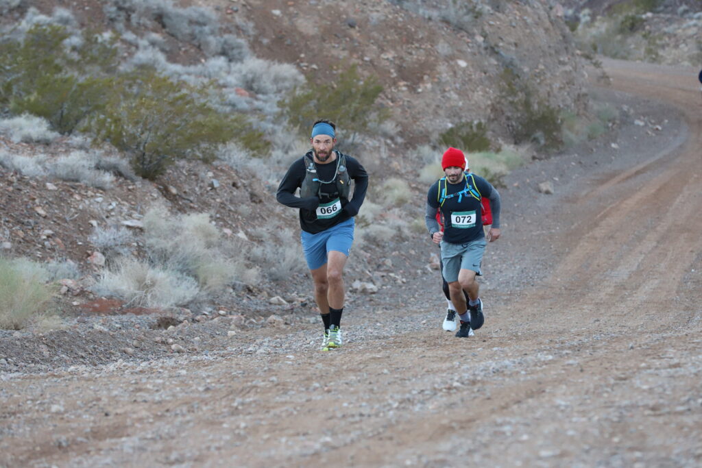 TRail runners runnign the bootleg boogie ultra marathon in the mojave desert nvavada